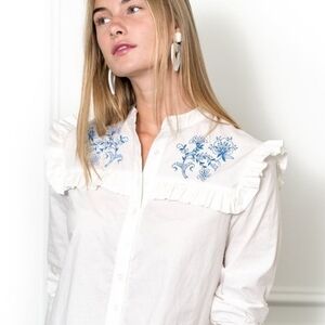 The Shirt Rochelle Behrens Trapeze embroidered ruffle top New NWOT